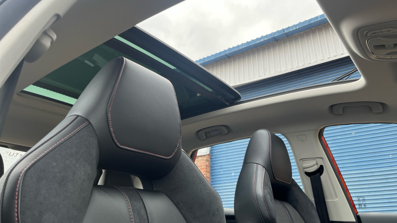 MG Hs 1.5 T-GDI Exclusive 5dr DCT Petrol Hatchback